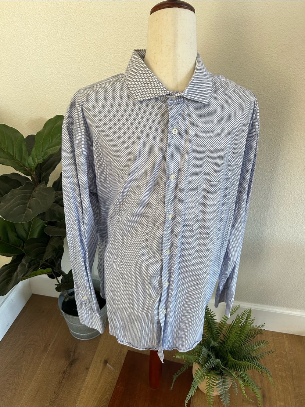 Men’s button down dress shirt